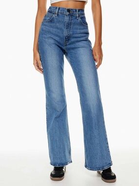 Levi’s Premium ’70s High Flare Medium Wash Jeans  – Size 29